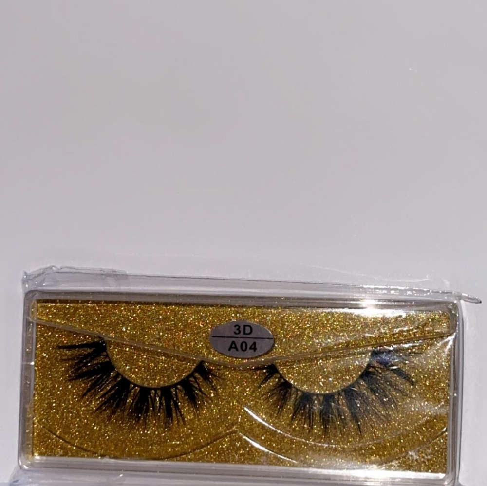 Eyelashes - Picture 8 of 11